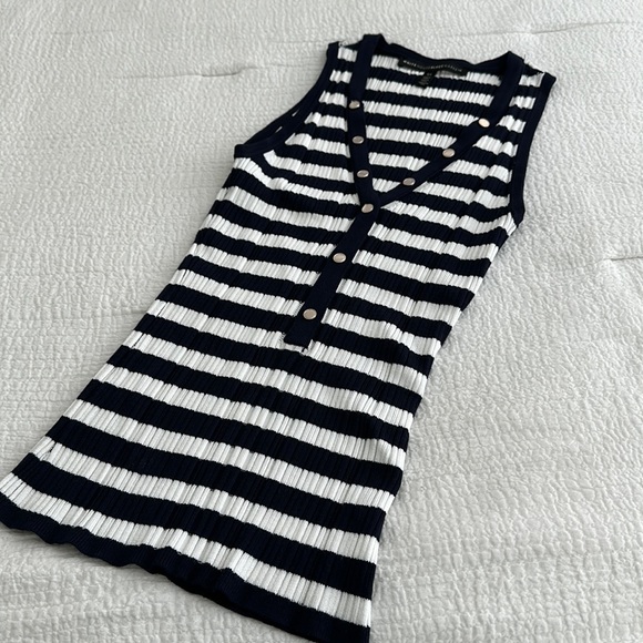 White House, Black market, women’s stripe top, great Condition, has bra snaps. - Picture 1 of 5